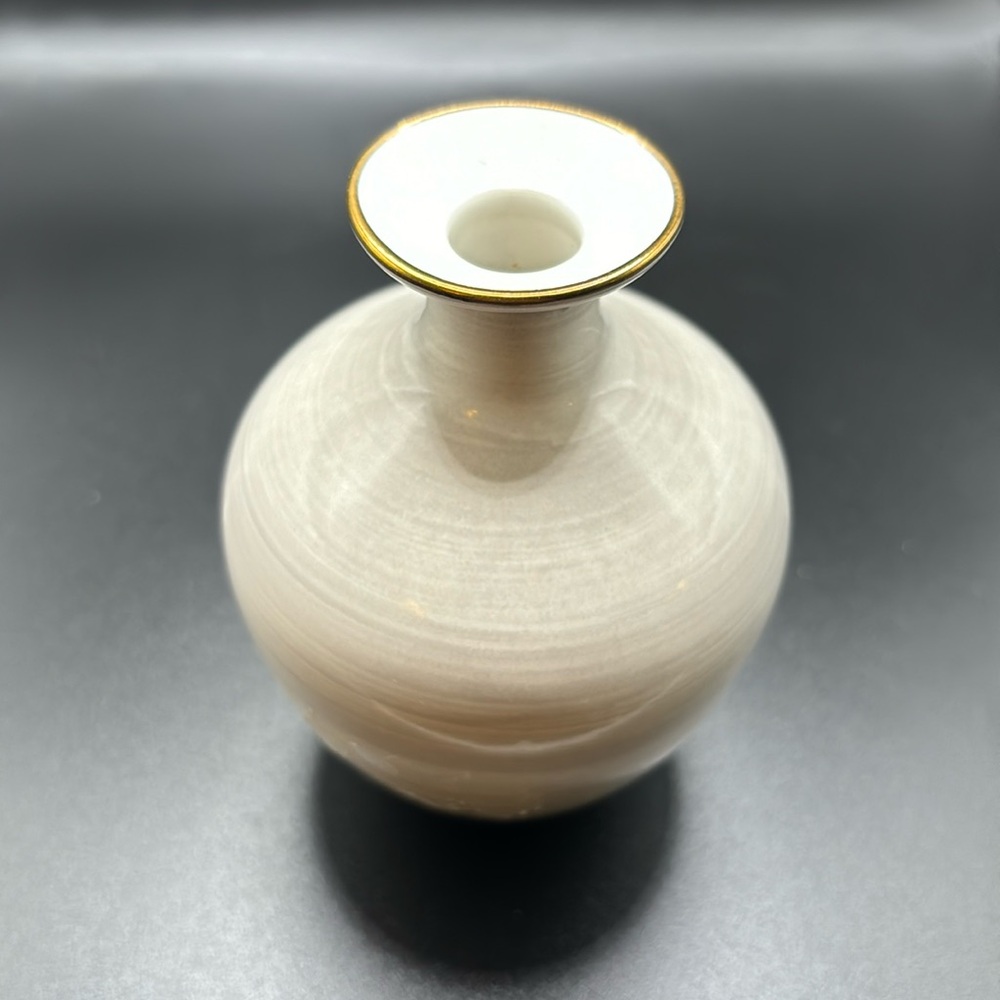 Kate Spade mini vase. Made by Lenox.